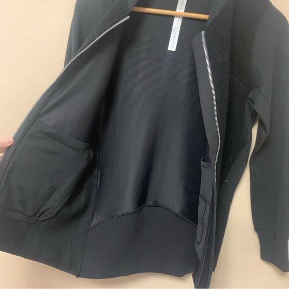 Lululemon Stand Out Sherpa Jacket in Black Size 2 W4AKOS - Picture 10 of 16